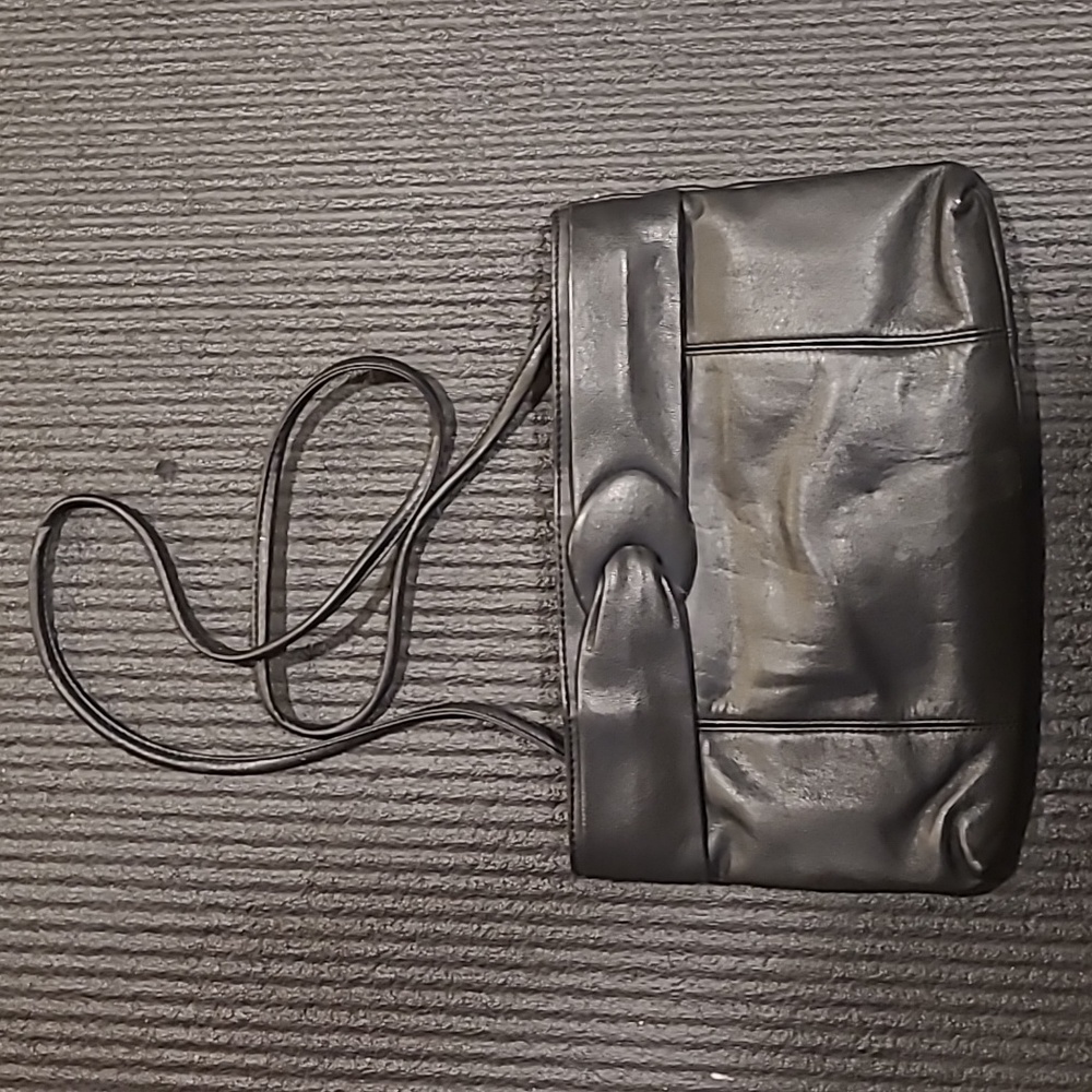 Vintage Black Faux Leather Clutch - Picture 3 of 6